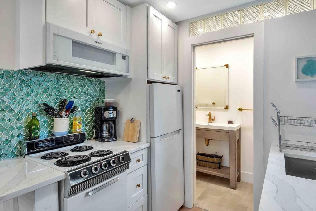 Charming Studio W Pool One Mile To Beach Pets Welcome 레이크워쓰 외부 사진