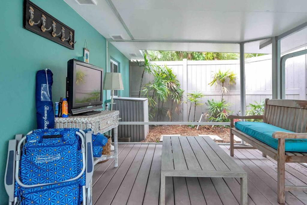 Charming Studio W Pool One Mile To Beach Pets Welcome 레이크워쓰 외부 사진