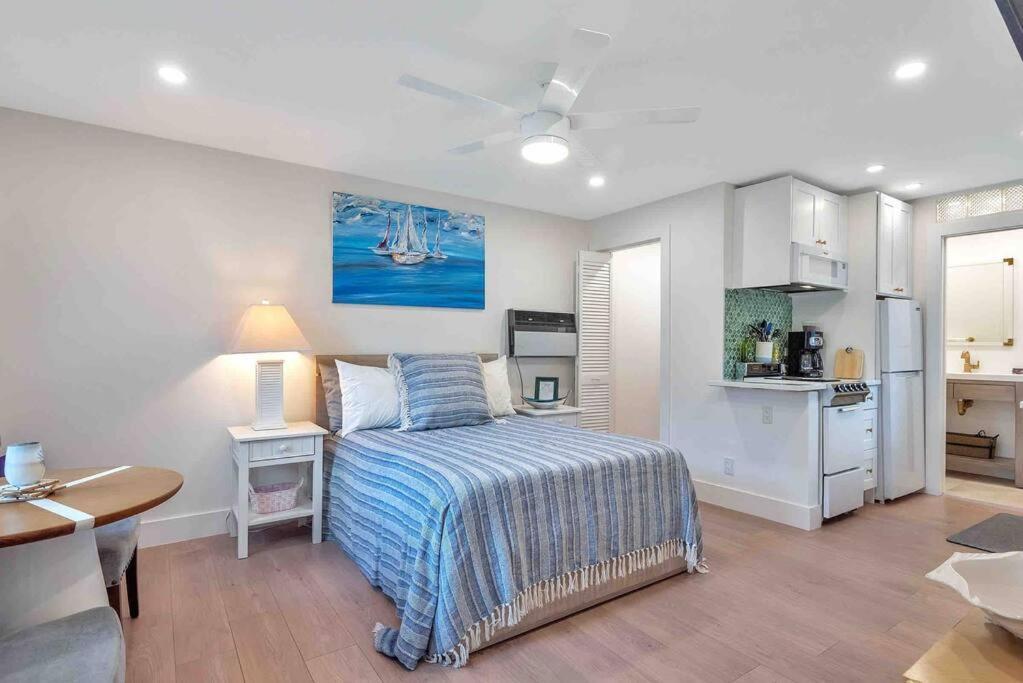 Charming Studio W Pool One Mile To Beach Pets Welcome 레이크워쓰 외부 사진