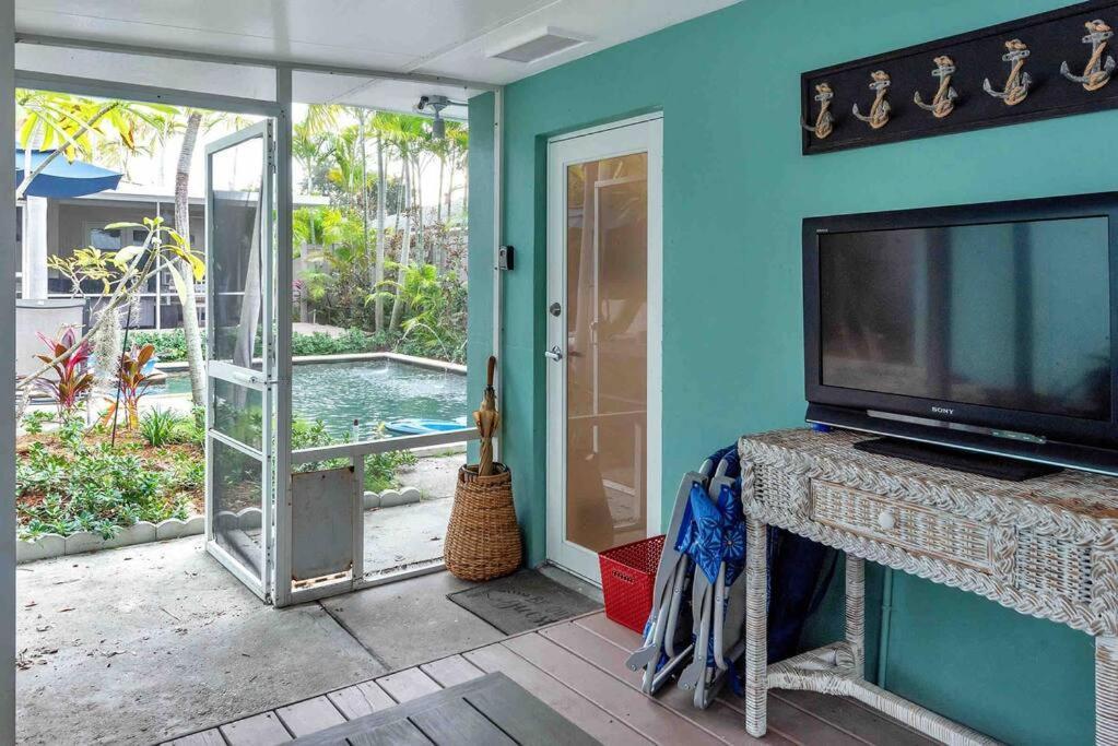 Charming Studio W Pool One Mile To Beach Pets Welcome 레이크워쓰 외부 사진